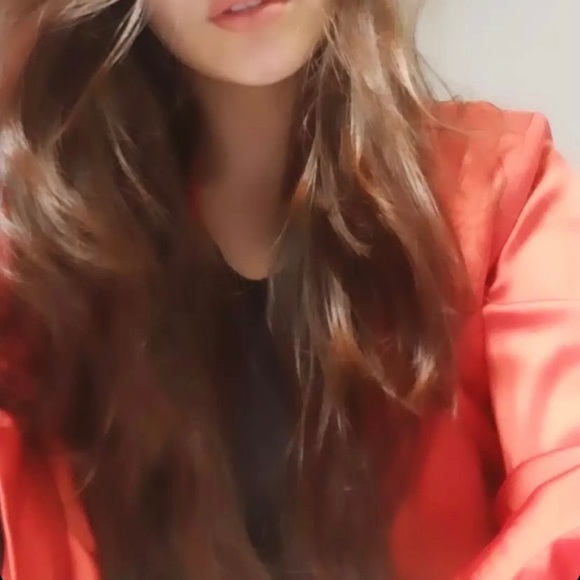 Red silk blouse - Picture 5 of 5